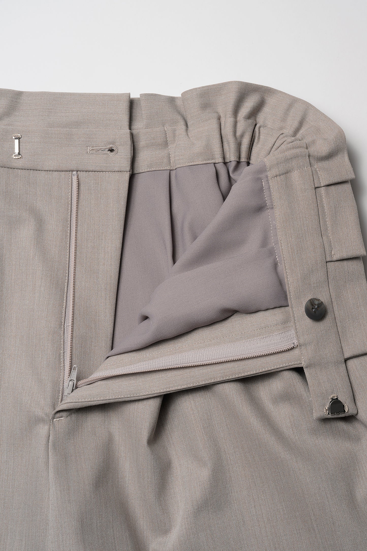 Smart tuck pants(Beige)