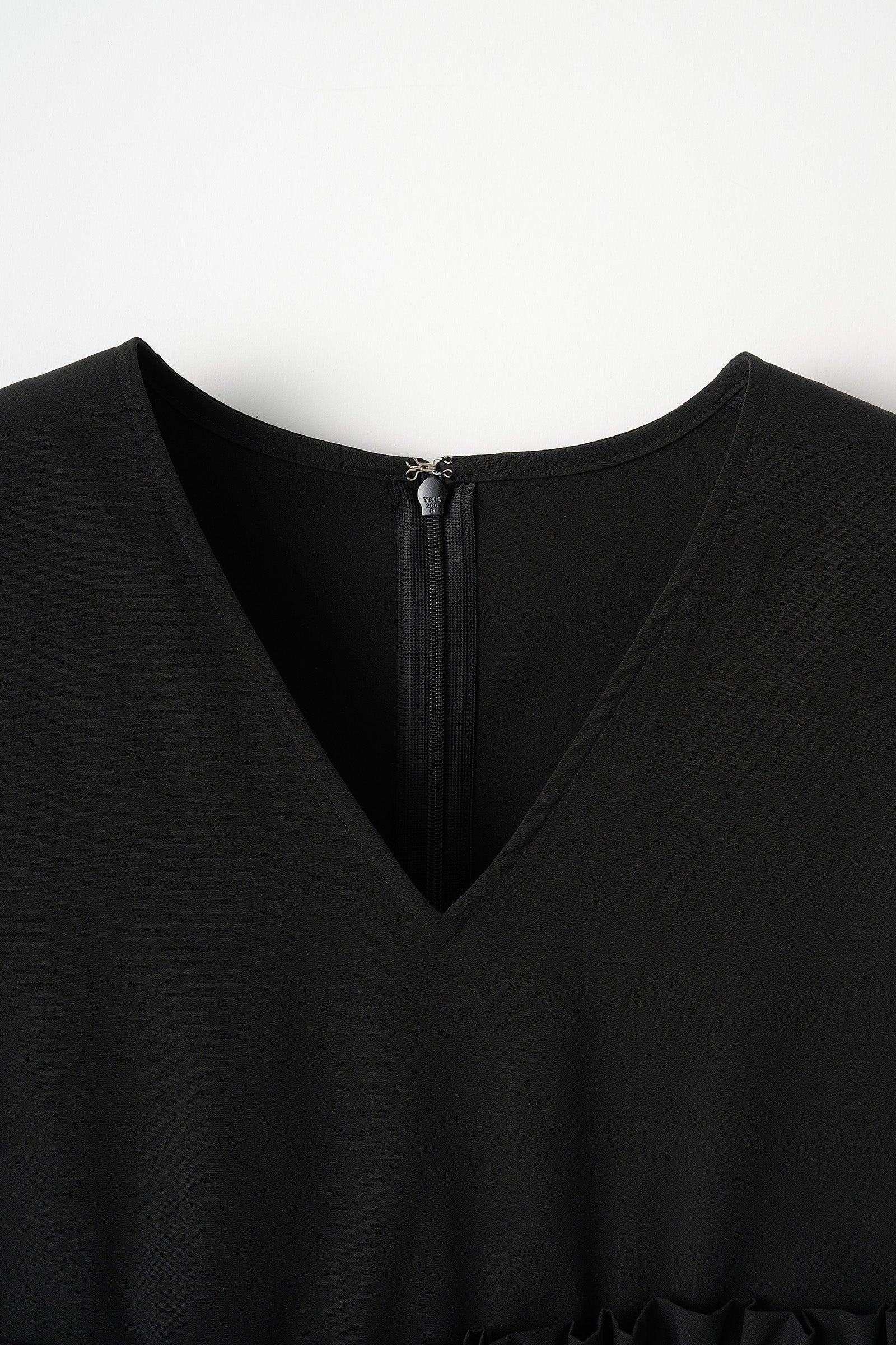 Frills over tops(Black) – Audire