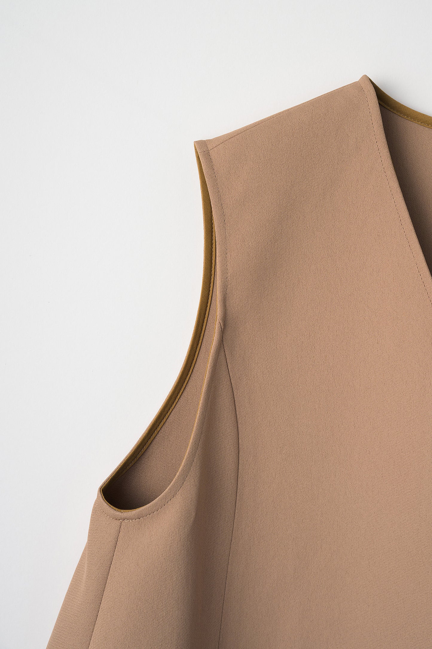 Frame layeard vest(Camel)