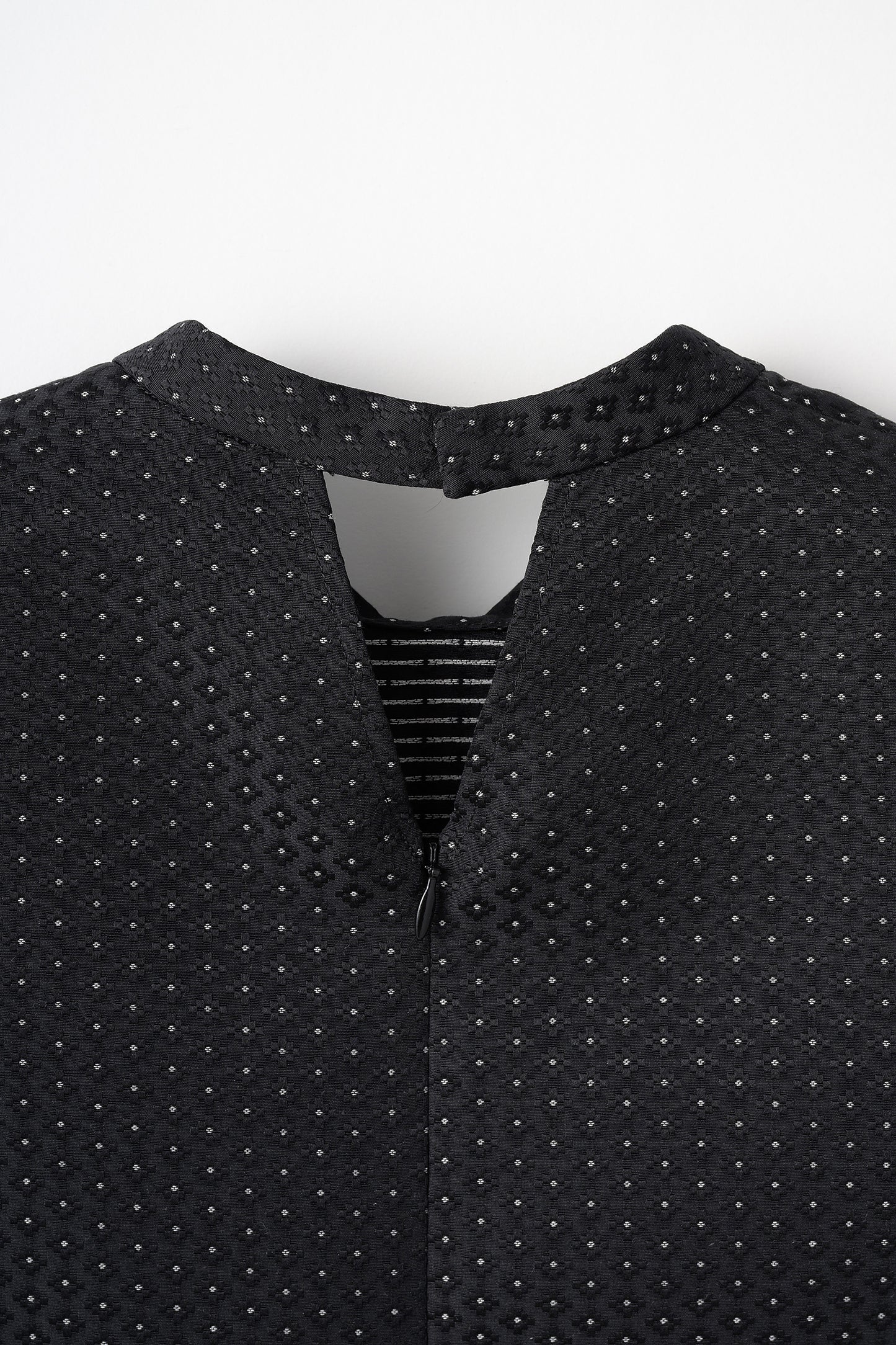 Blooming jacquard tops(Black dot)