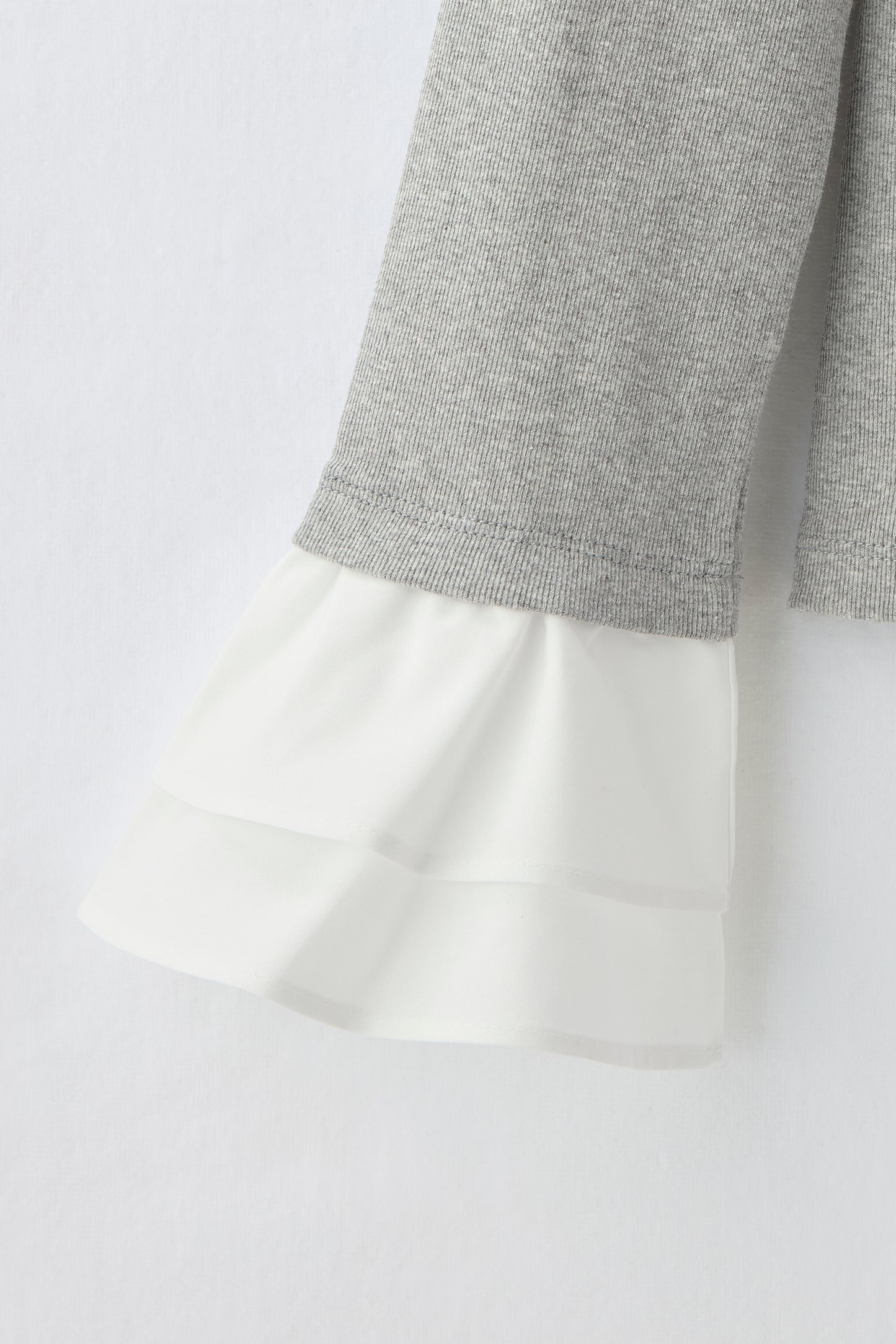 Cream frill tops（Gray）