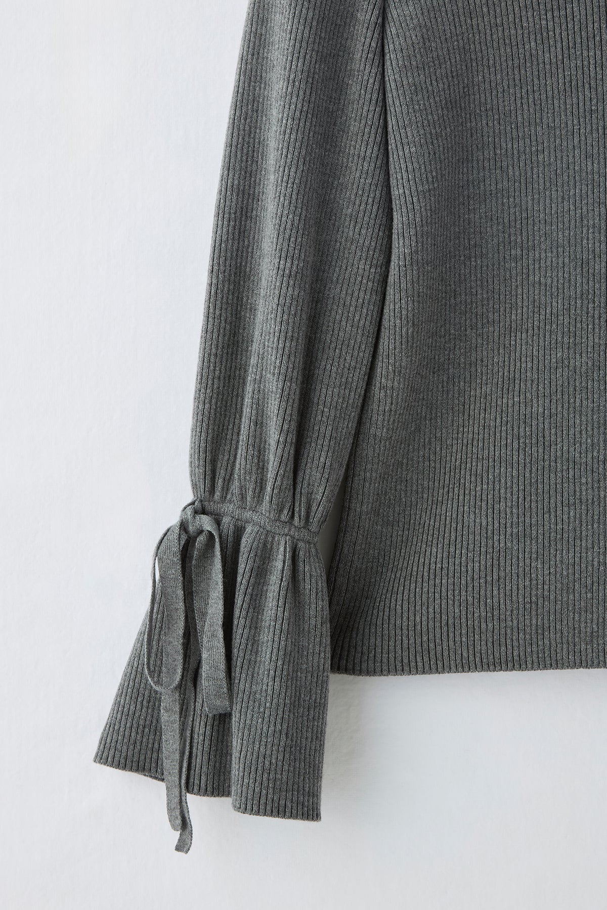 Bell sleeve knit（Gray）