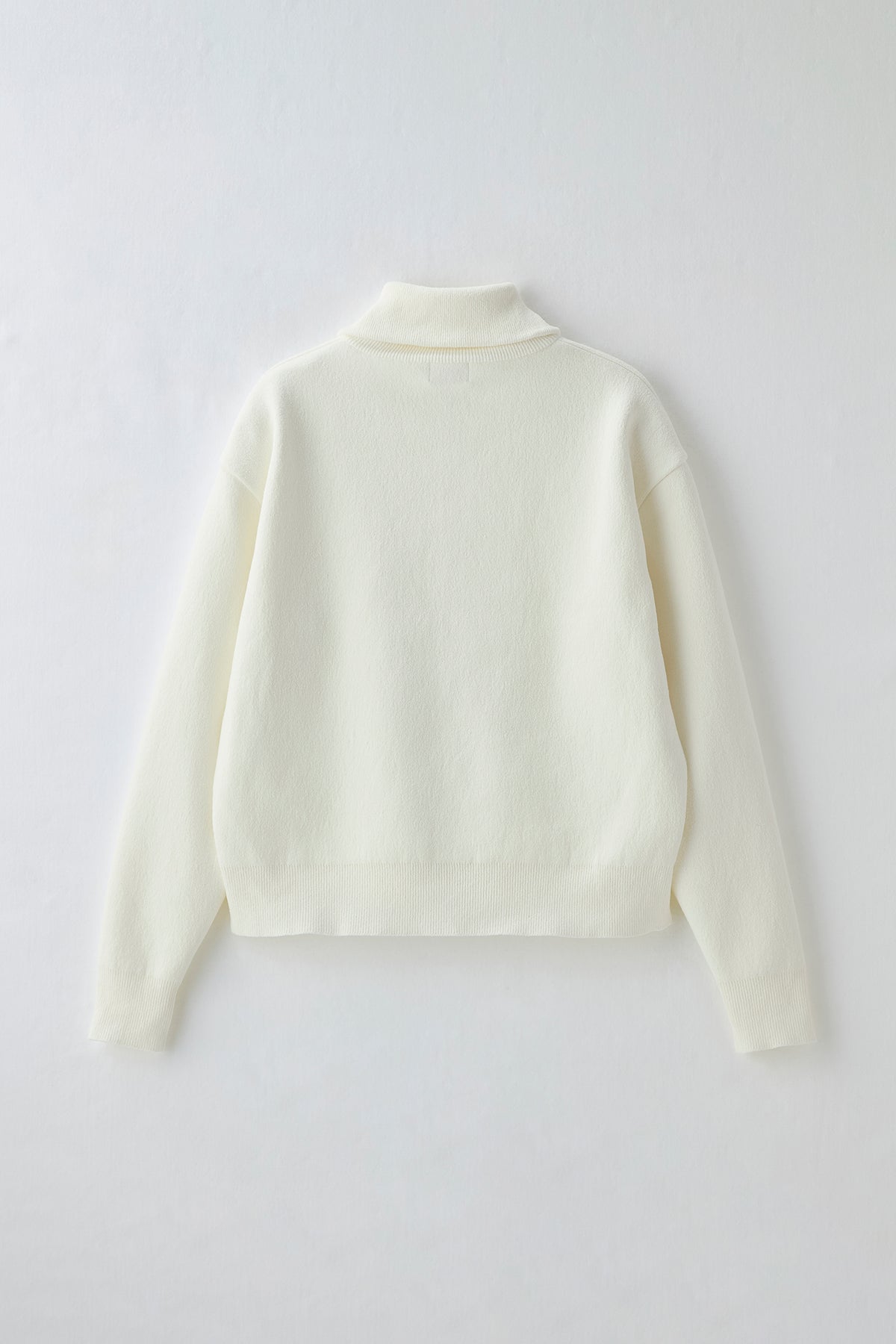 Soft touch zip up（White）