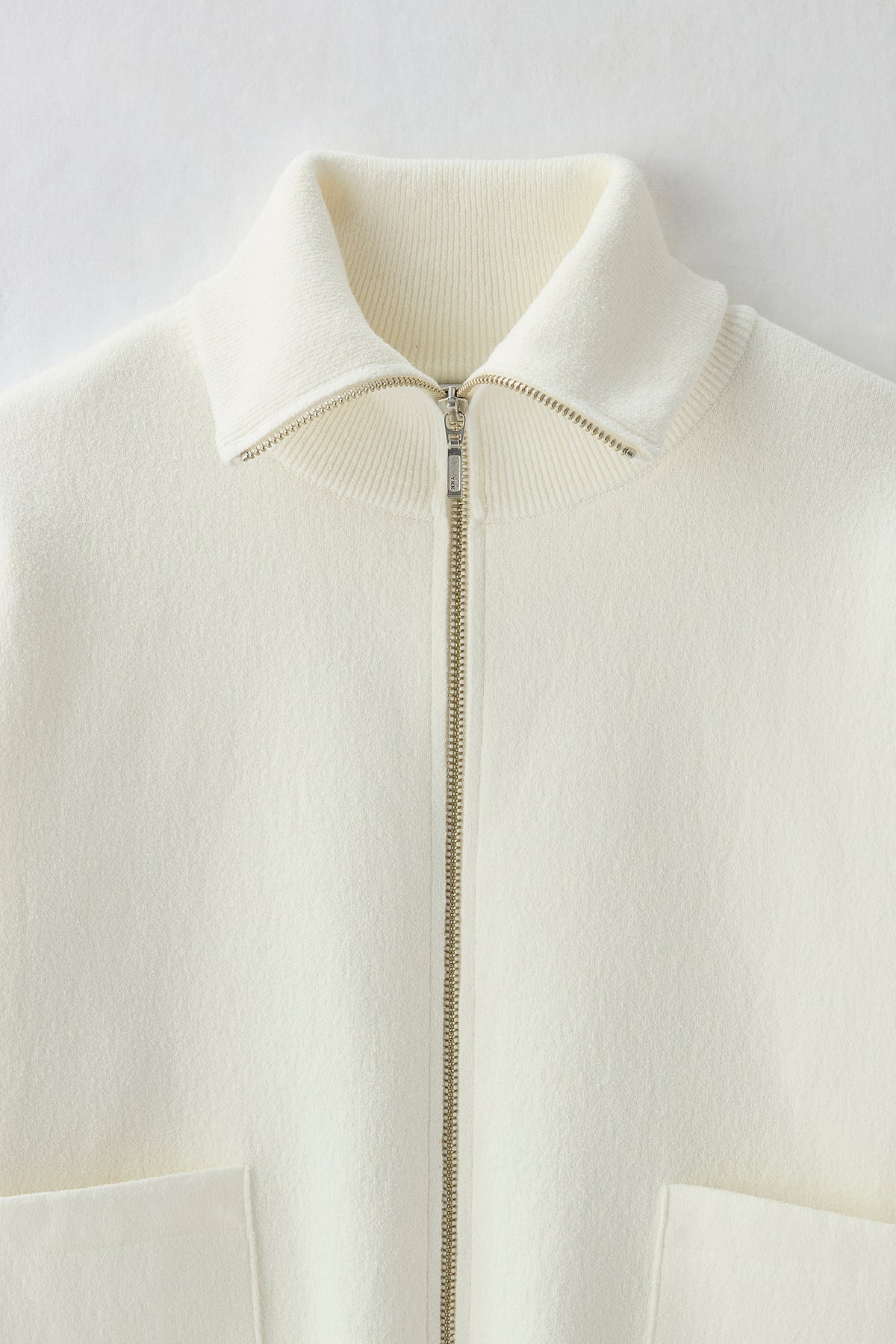 Soft touch zip up（White）