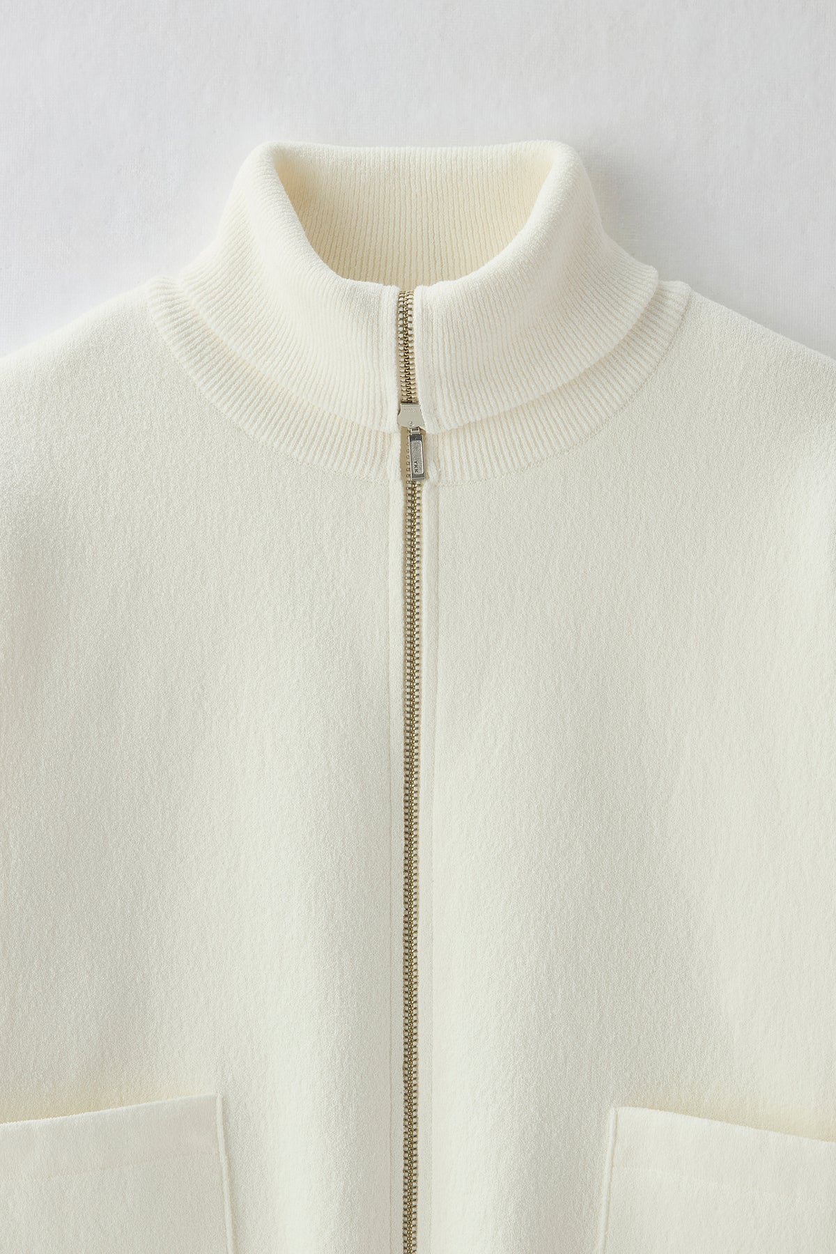 Soft touch zip up（White）