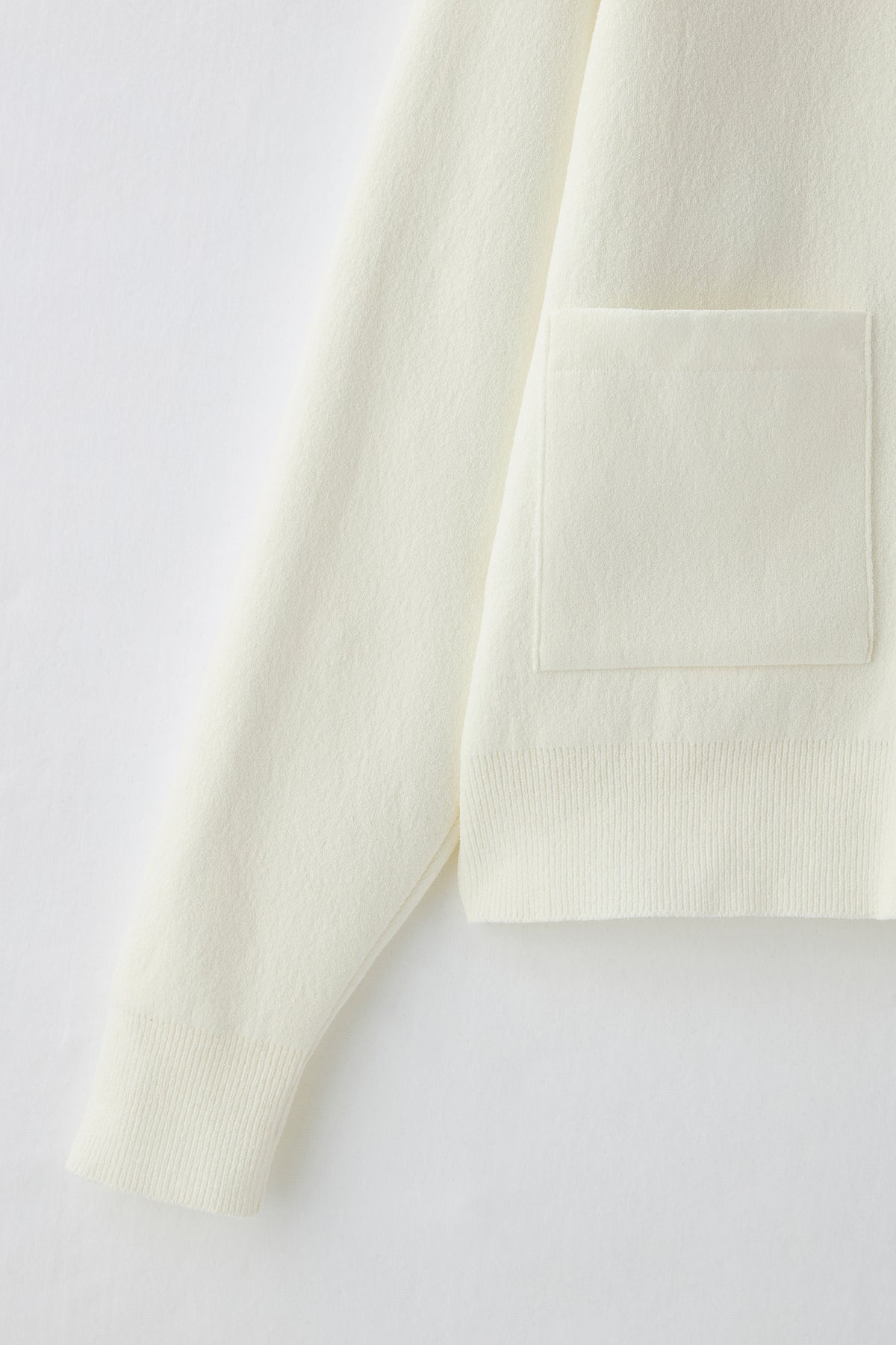 Soft touch zip up（White）