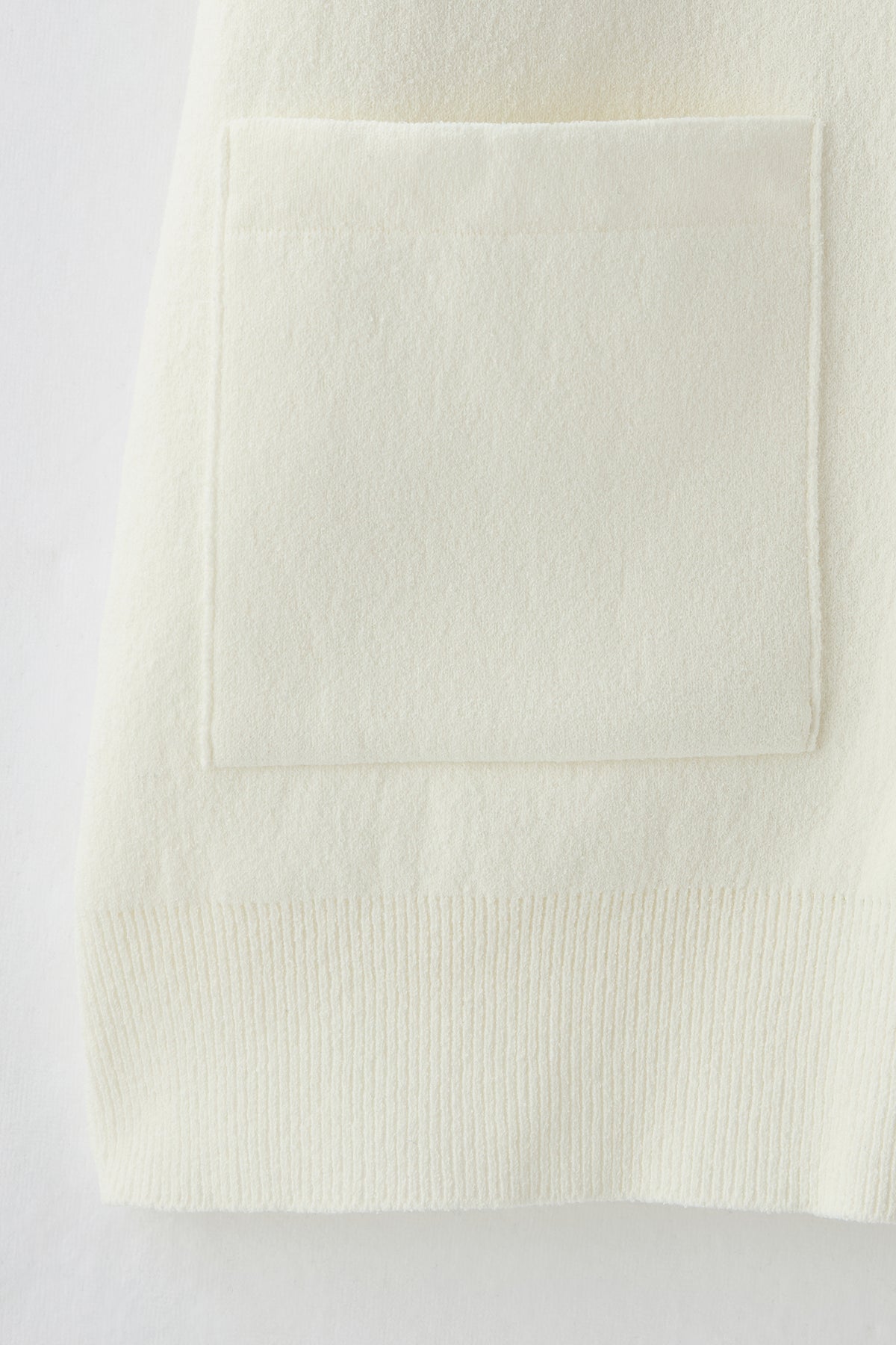Soft touch zip up（White）