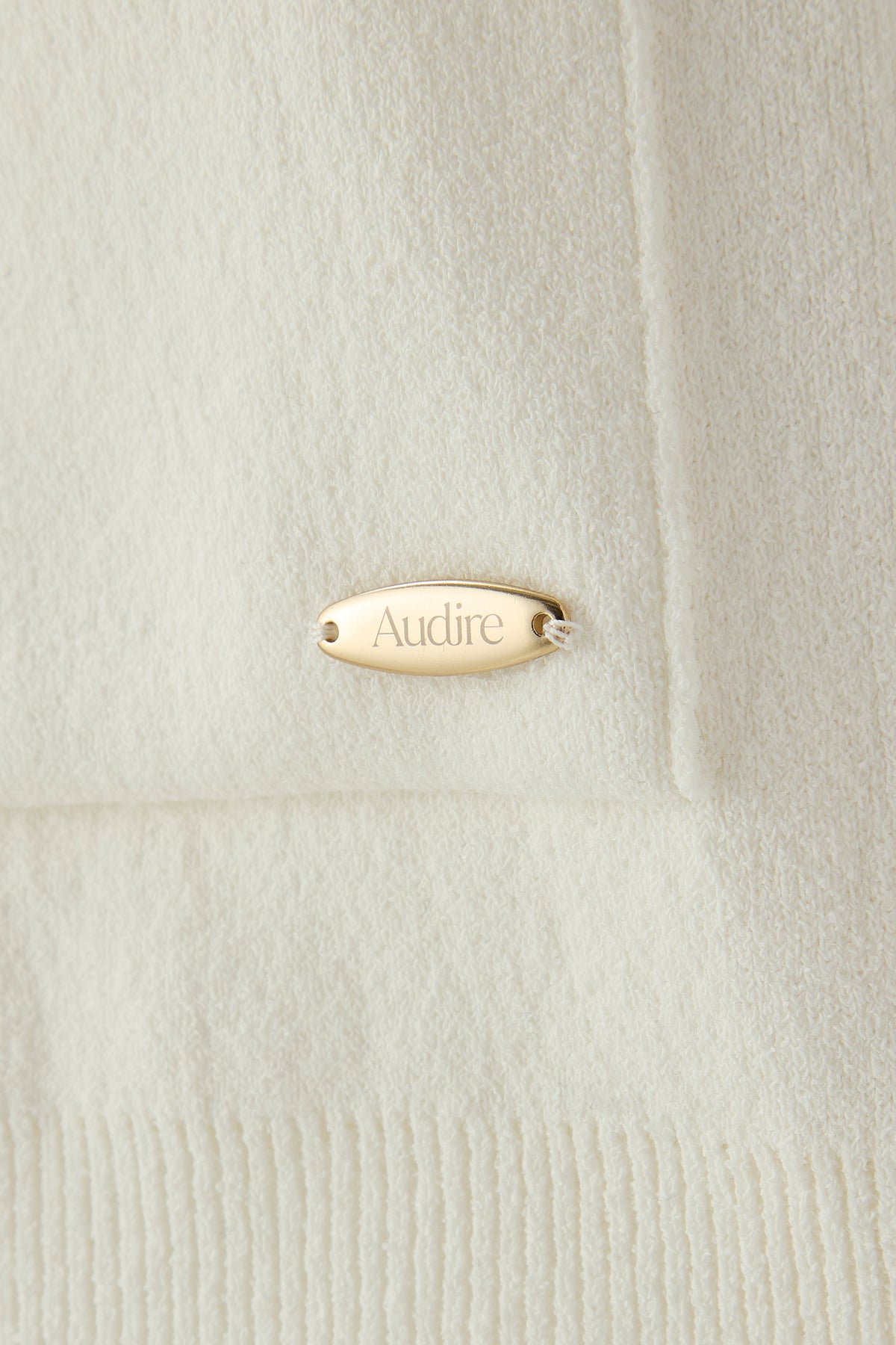 Soft touch zip up（White）