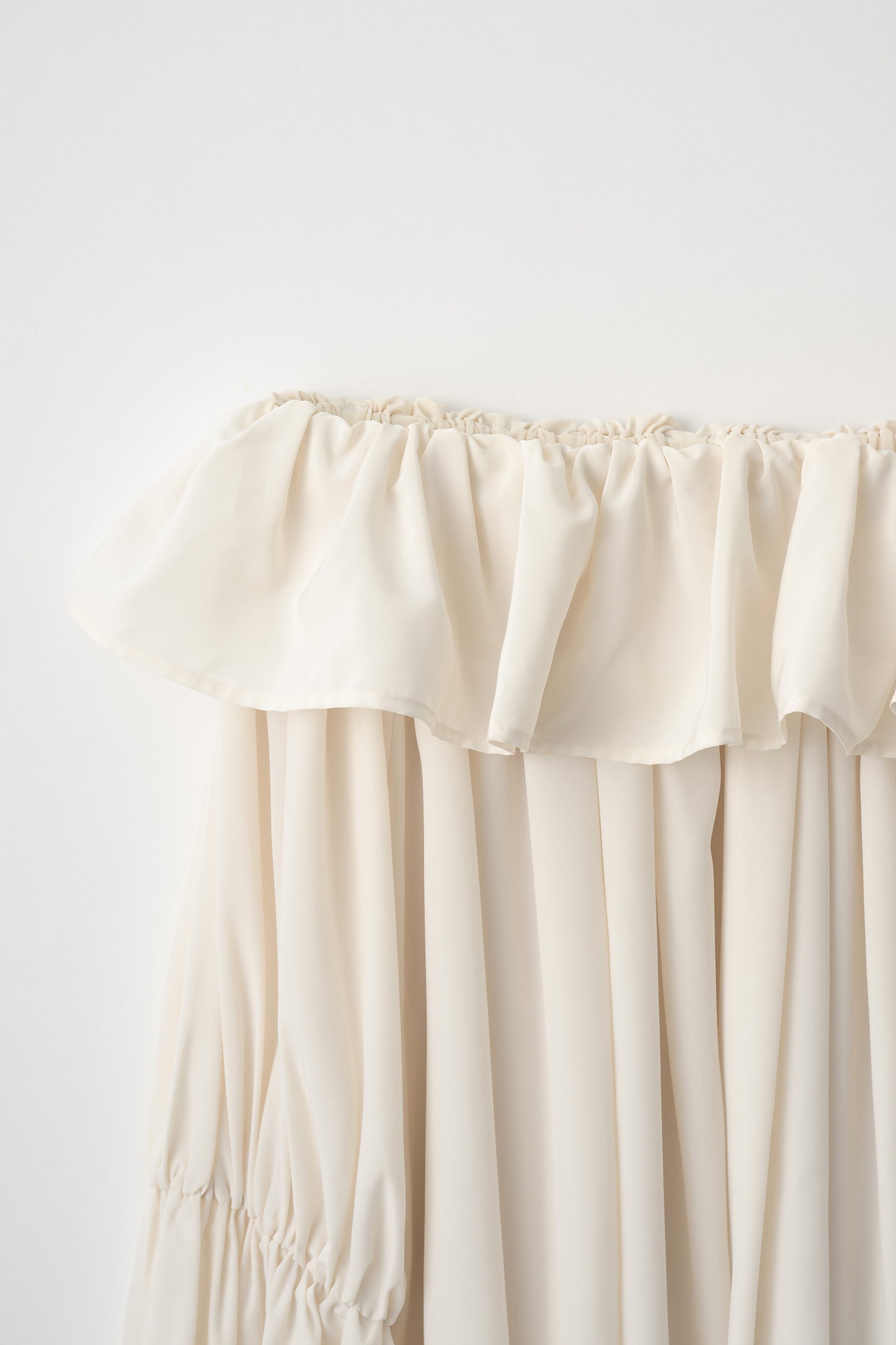 Cascade gather tops（Cream）