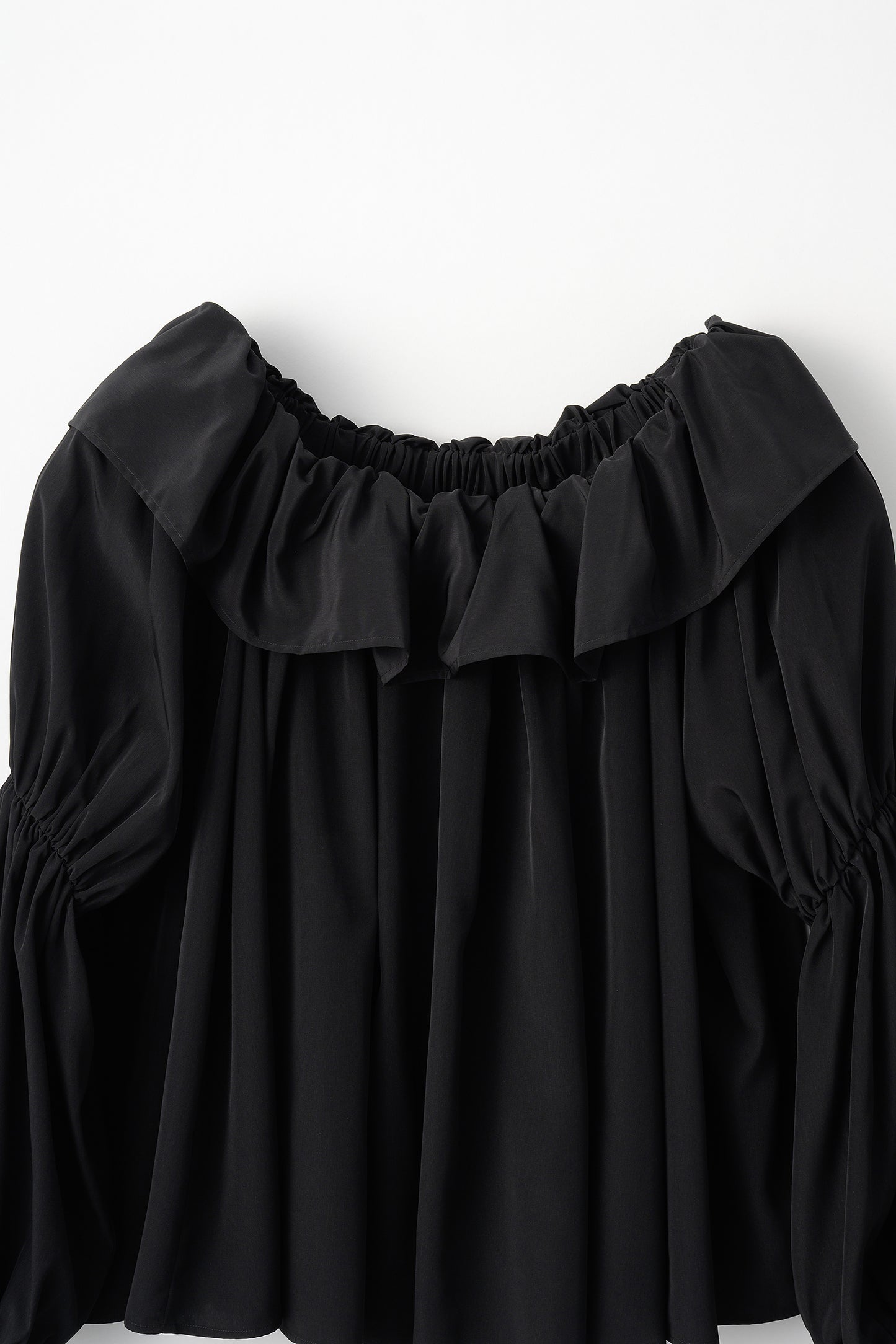 Cascade gather tops（Black）