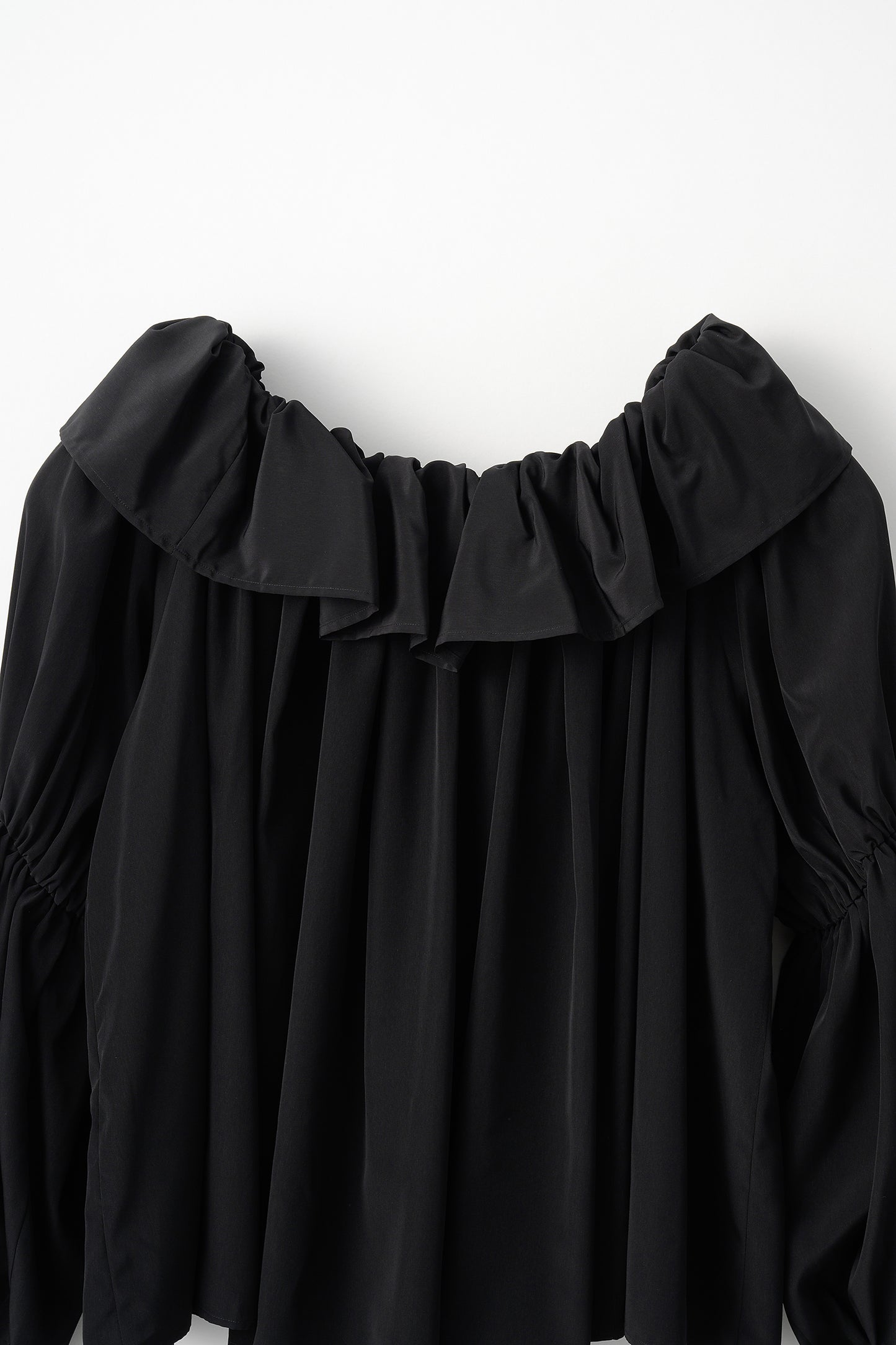 Cascade gather tops（Black）
