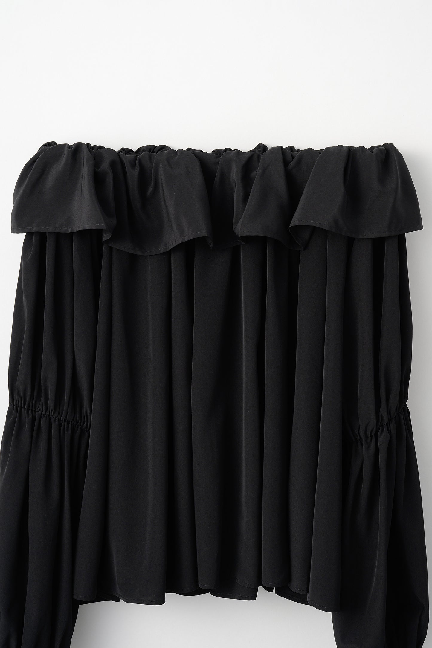Cascade gather tops（Black）