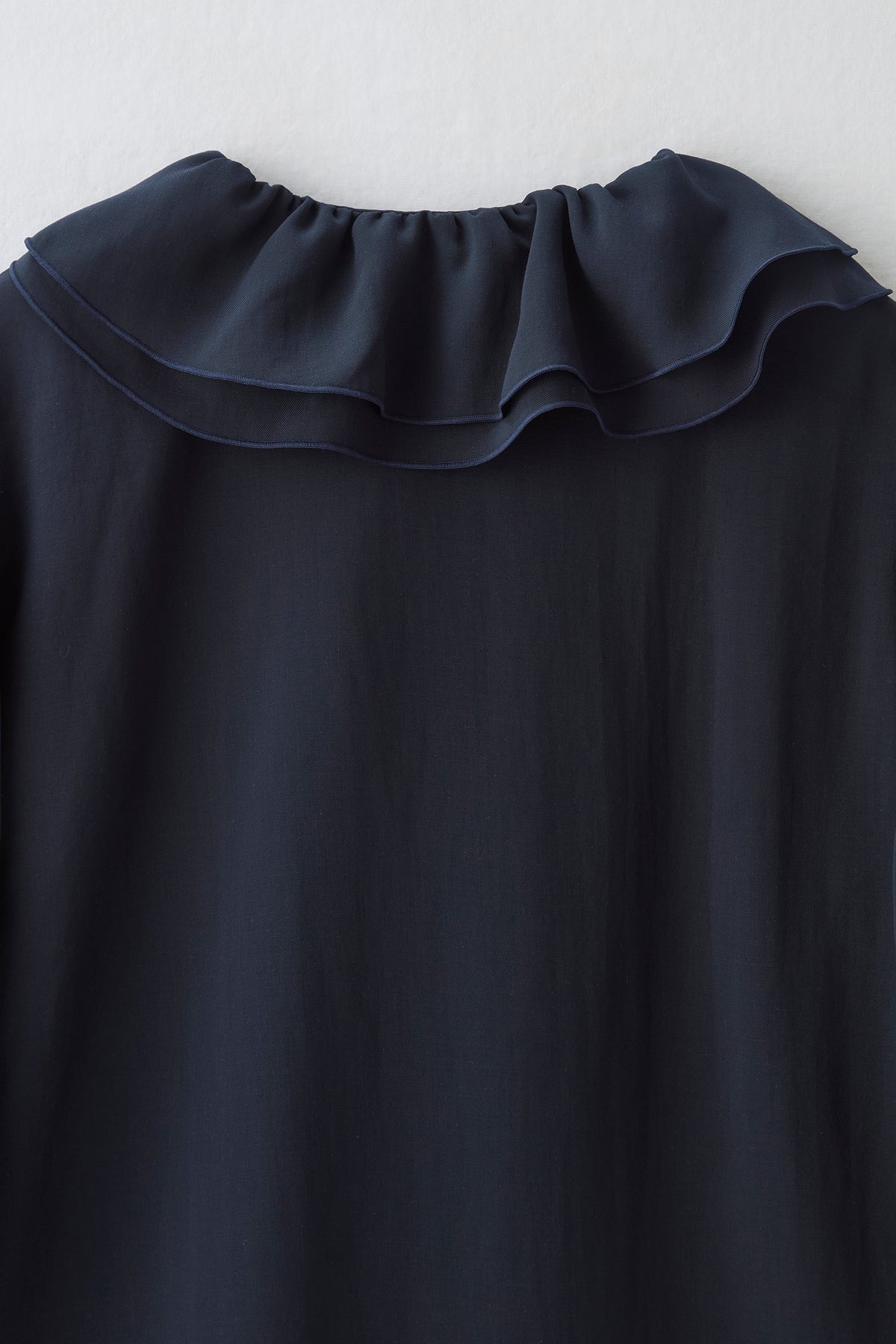 Blossom frill blouse（Navy）