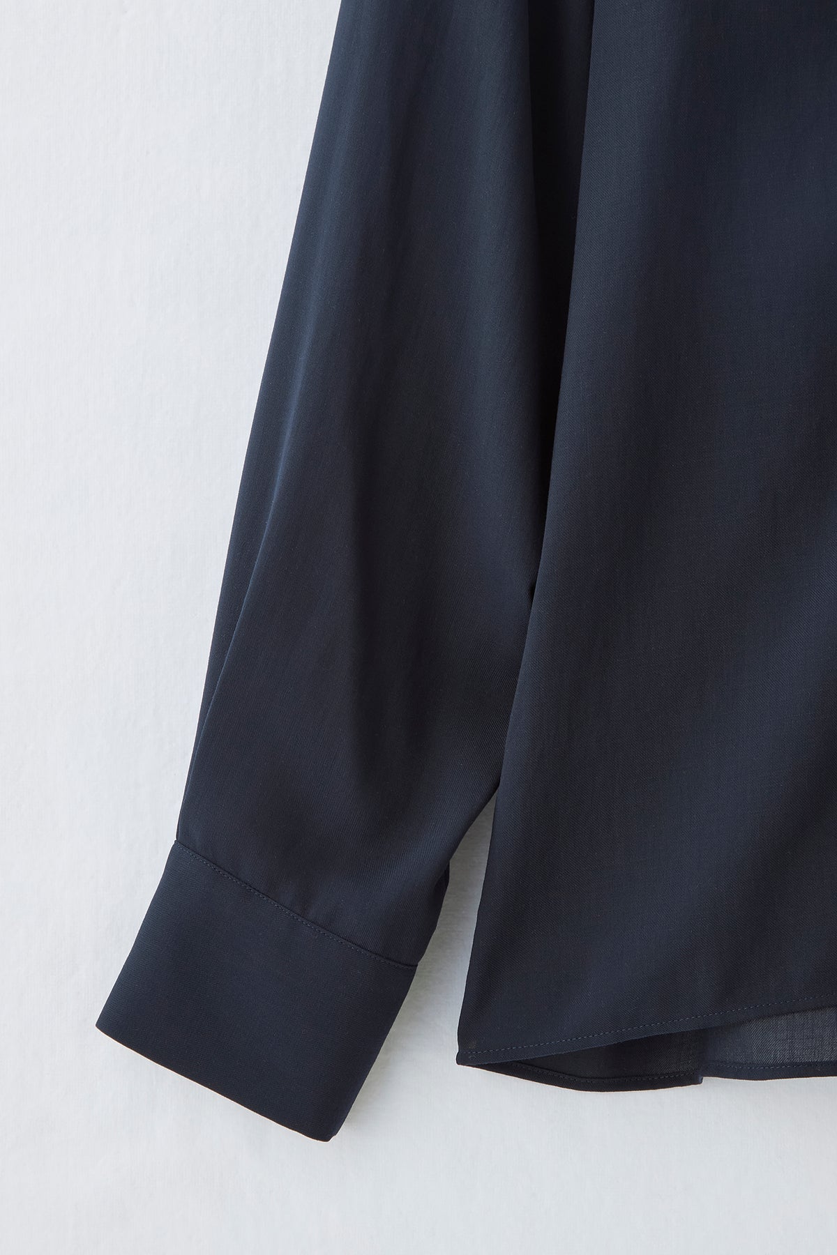 Blossom frill blouse（Navy）