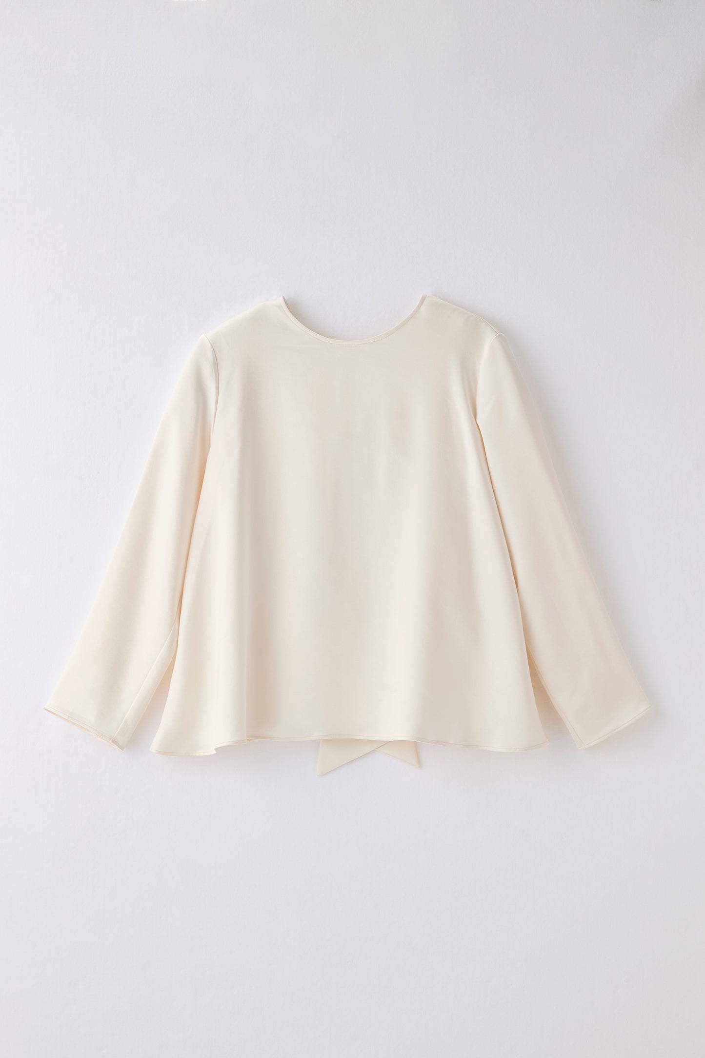 Back ribbon tops（Ivory）