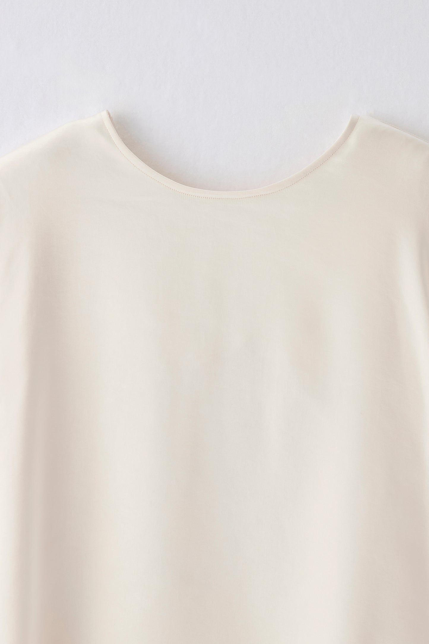 Back ribbon tops（Ivory）