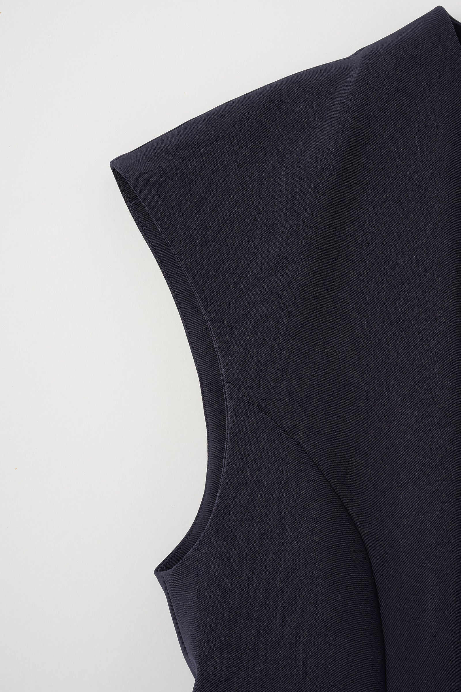 roughlow frill vest(NAVY)新品未使用 Frill smart vest(Navy) – Audire