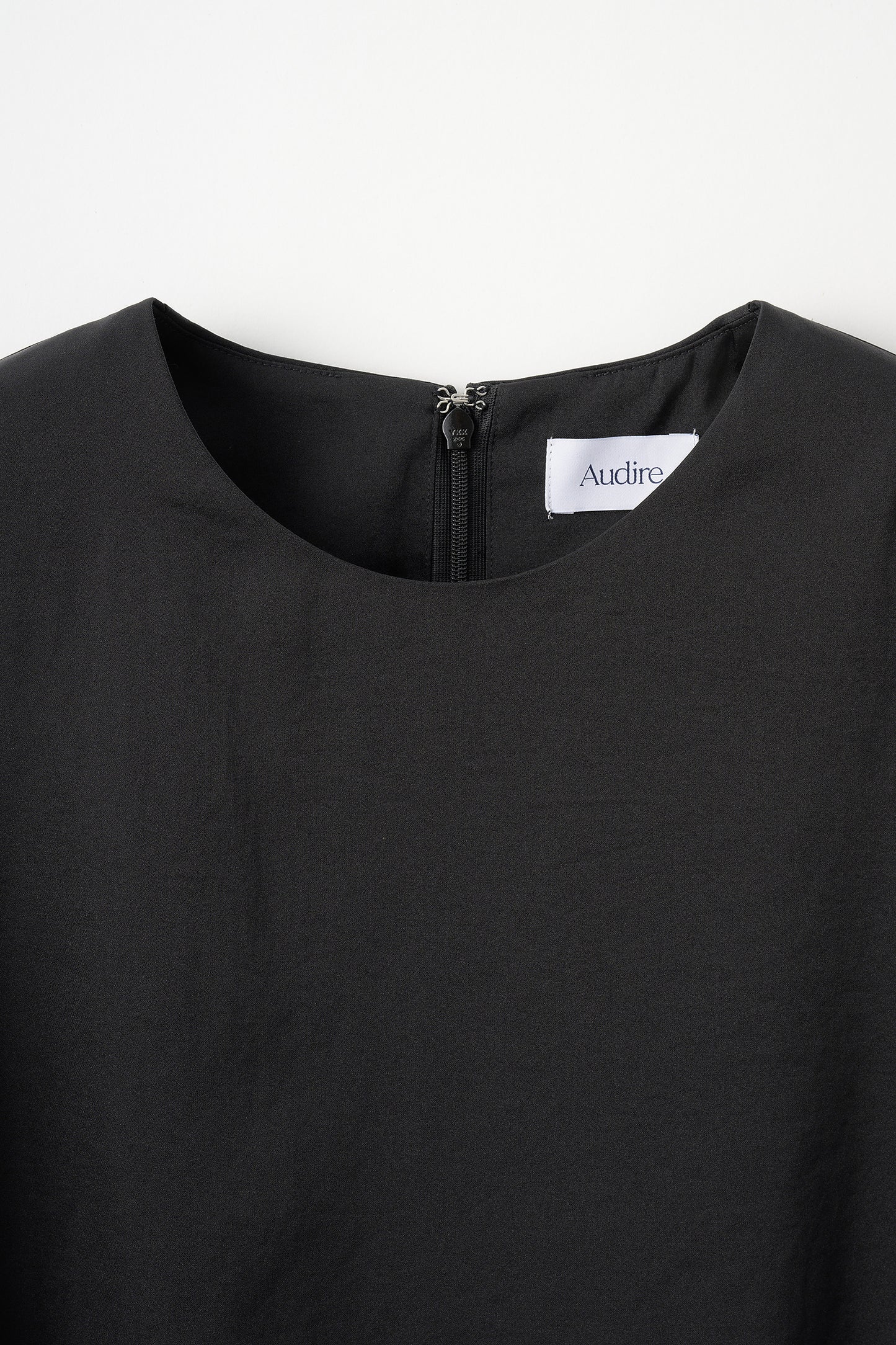 Peony cuffs tops(Black)