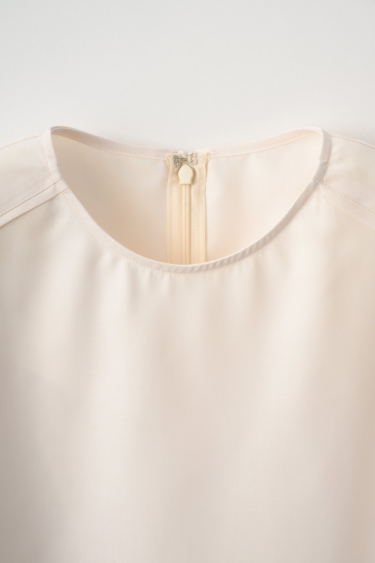 Essential puff sleeve tops(Ivory)