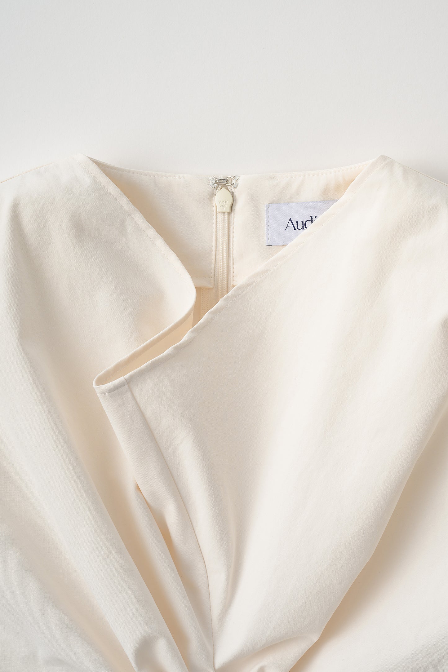 Front twist tops(Ivory)