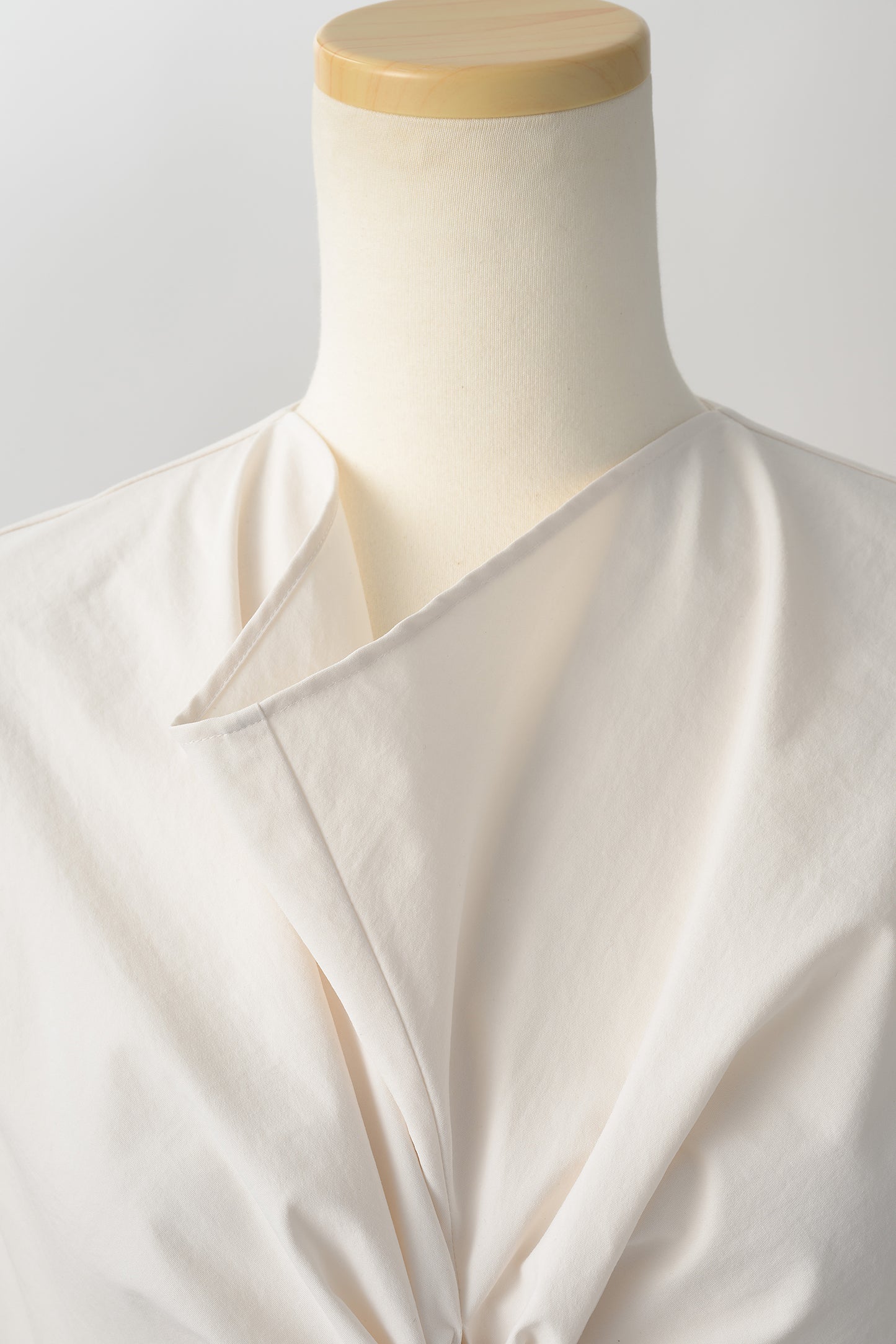 Front twist tops(Ivory)