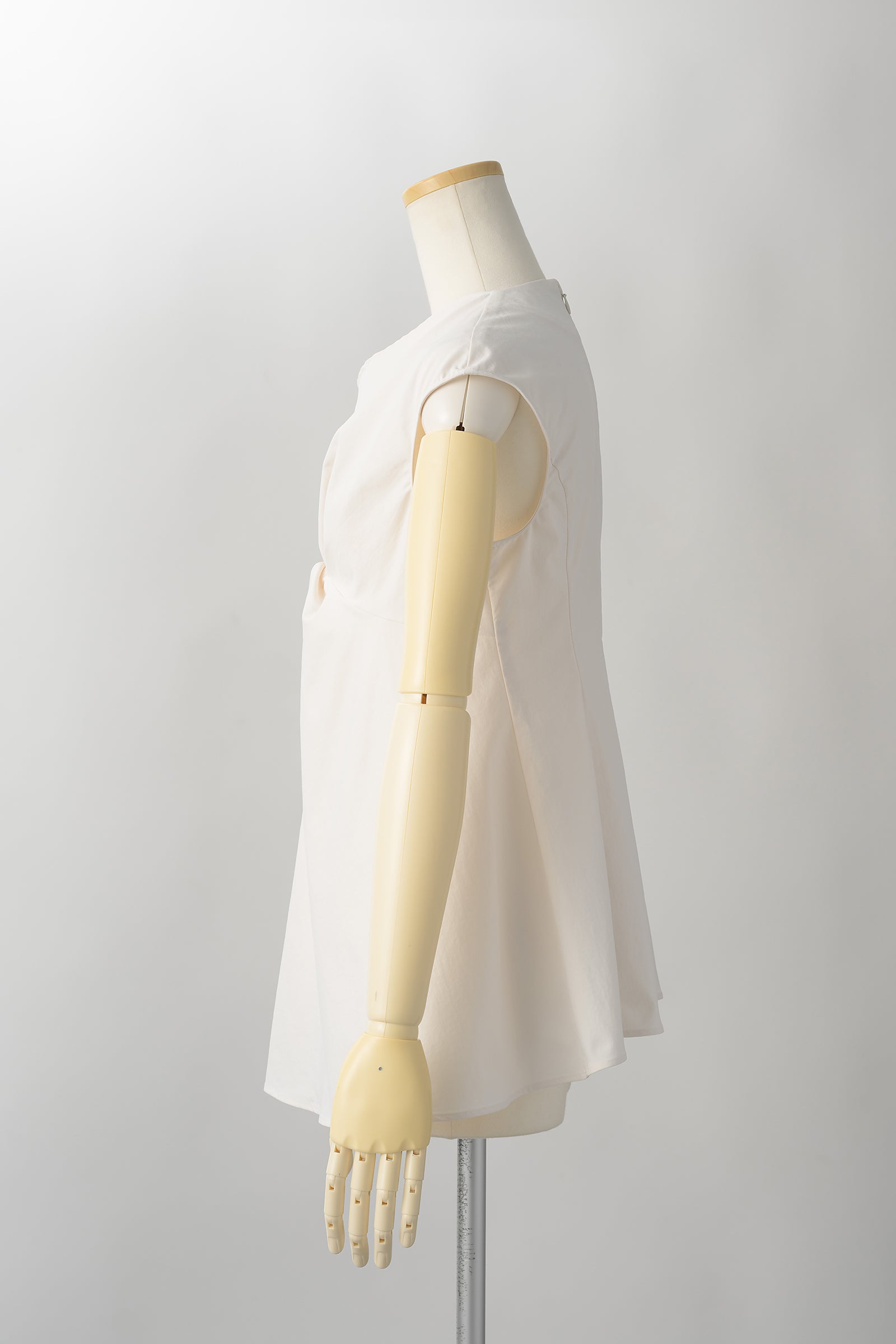 Front twist tops(Ivory) – Audire
