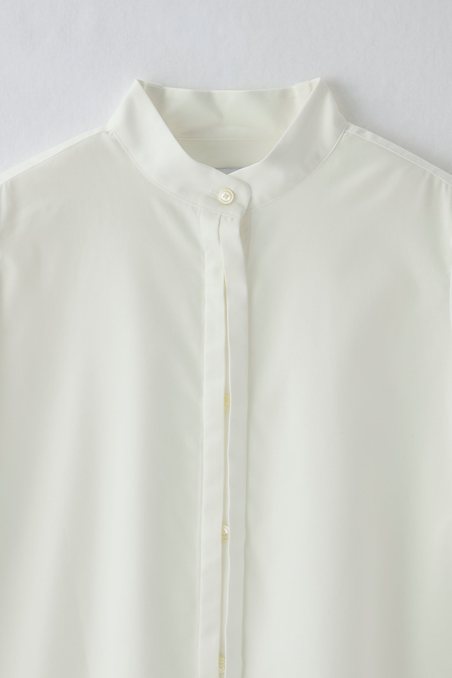 Audire bowtie volume blouse（White）