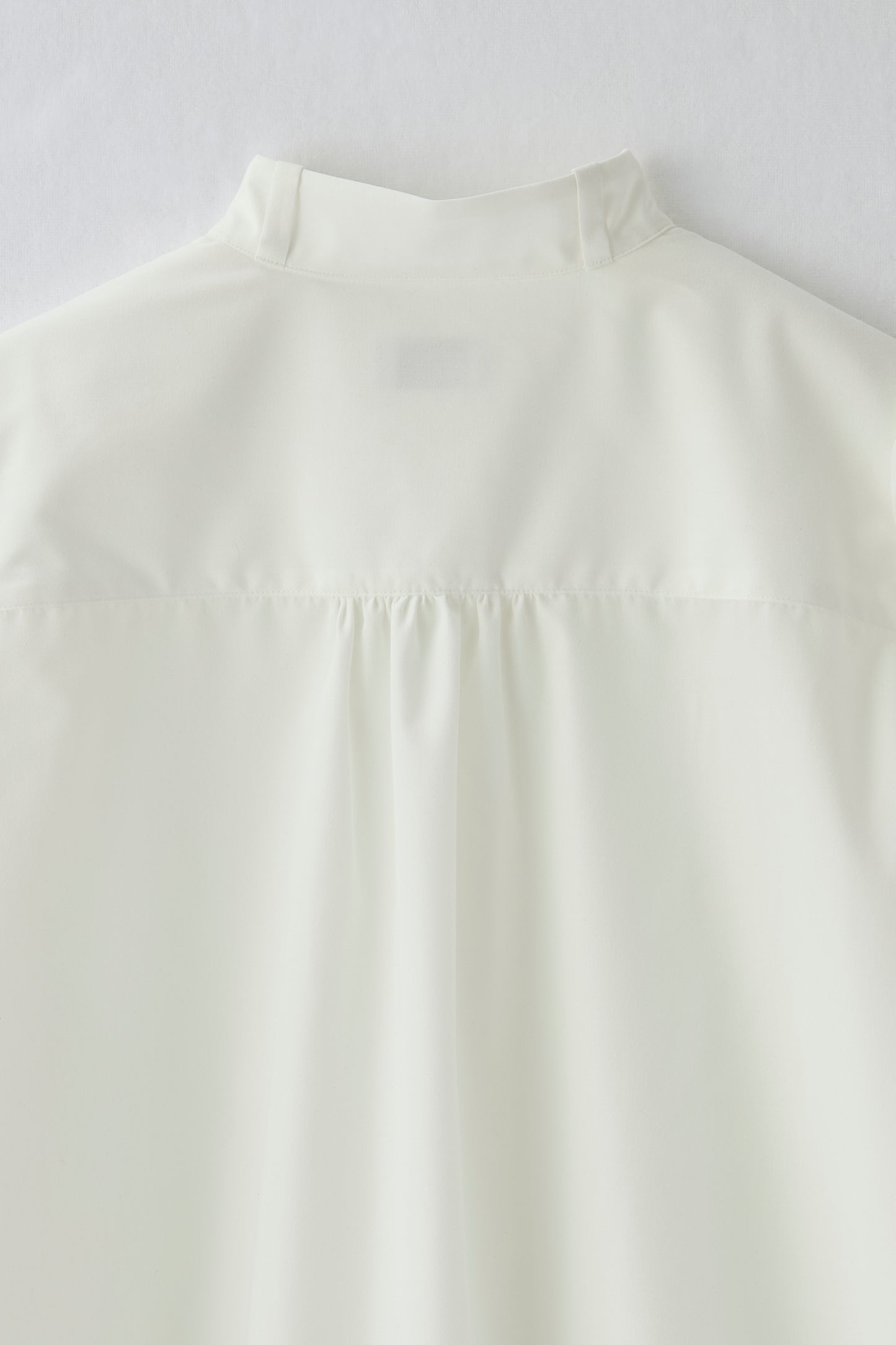 Audire bowtie volume blouse（White）