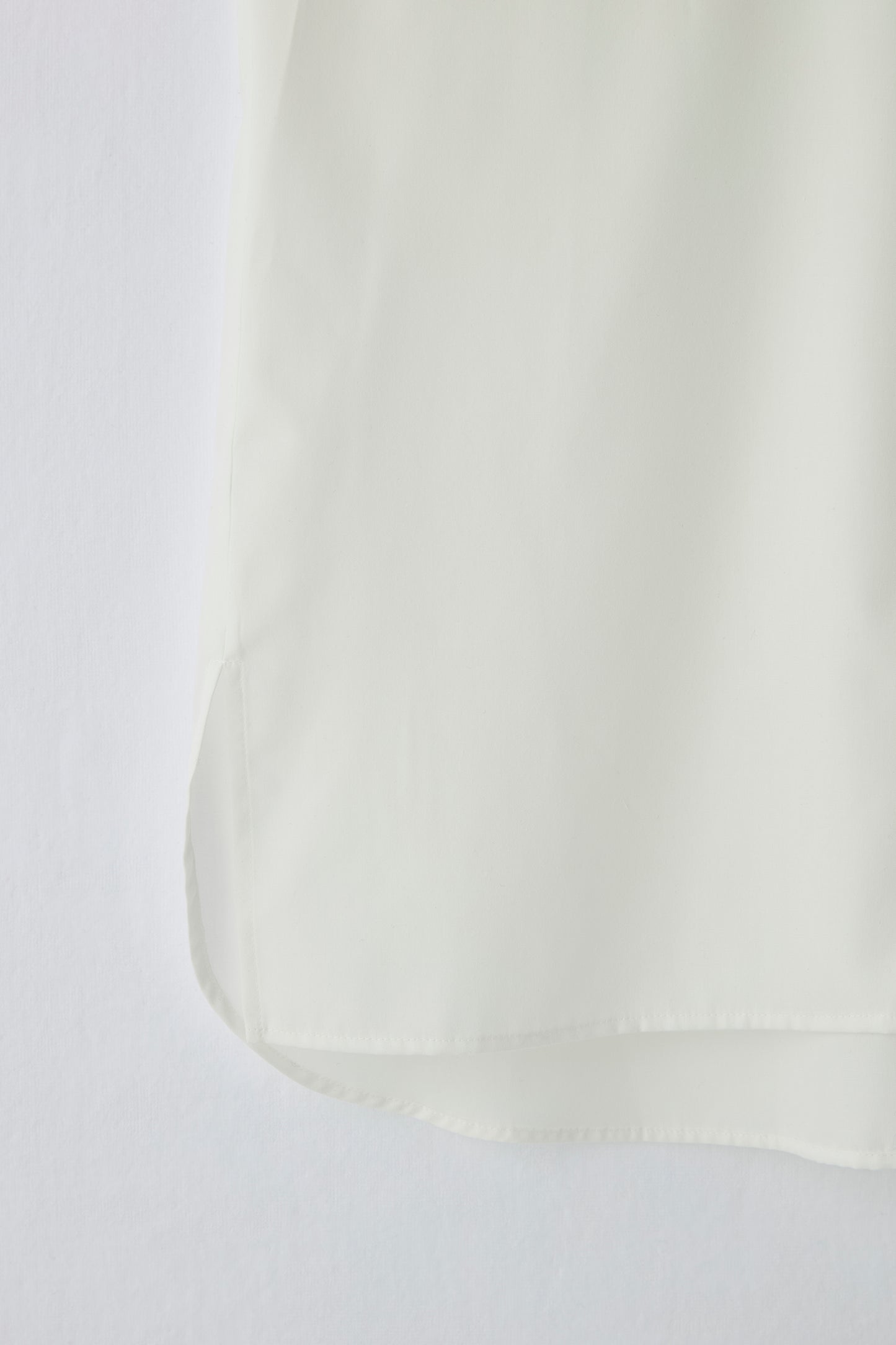 Audire bowtie volume blouse（White）