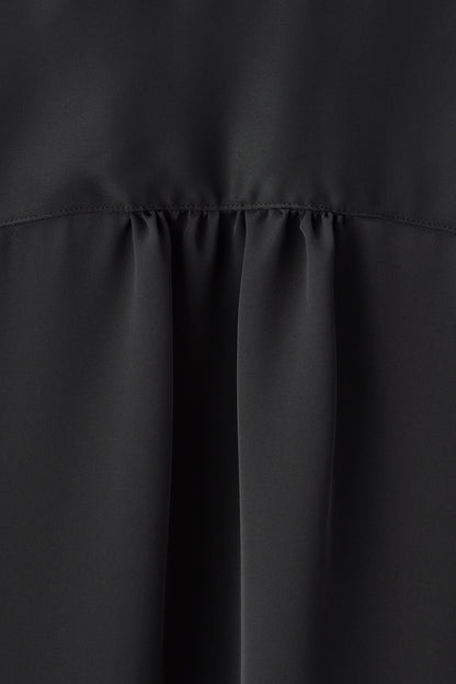 Audire bowtie volume Satin blouse（Black）