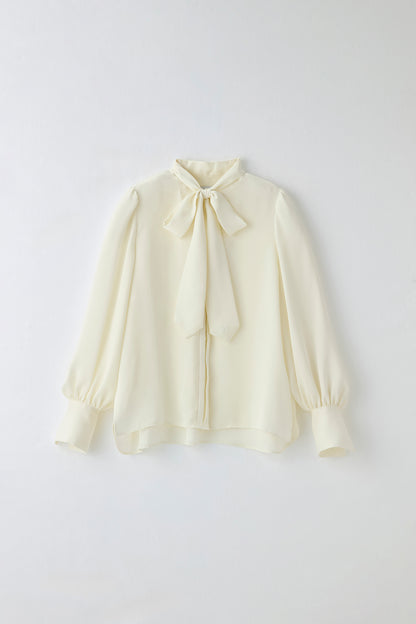 Audire bowtie volume Satin blouse（White）