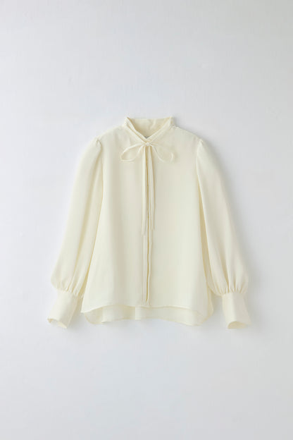 Audire bowtie volume Satin blouse（White）