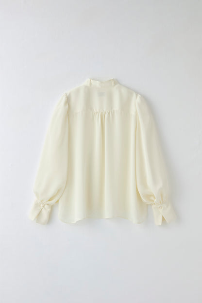 Audire bowtie volume Satin blouse（White）
