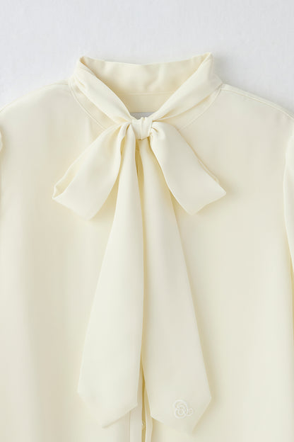 Audire bowtie volume Satin blouse（White）