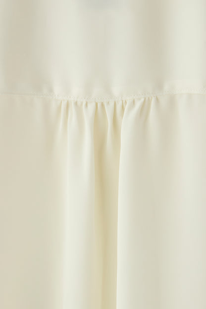 Audire bowtie volume Satin blouse（White）