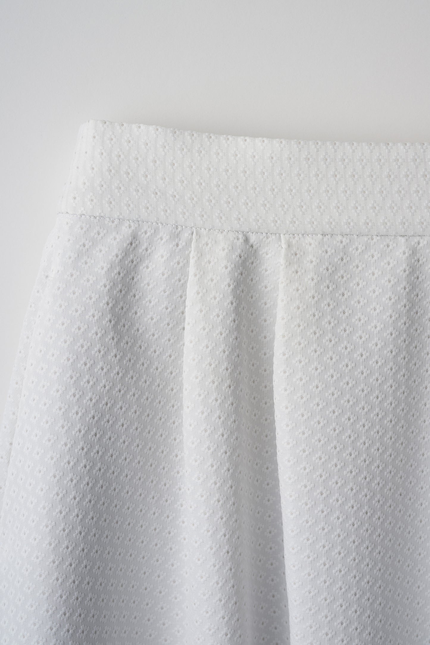 Blooming jacquard skirt (White/dot)