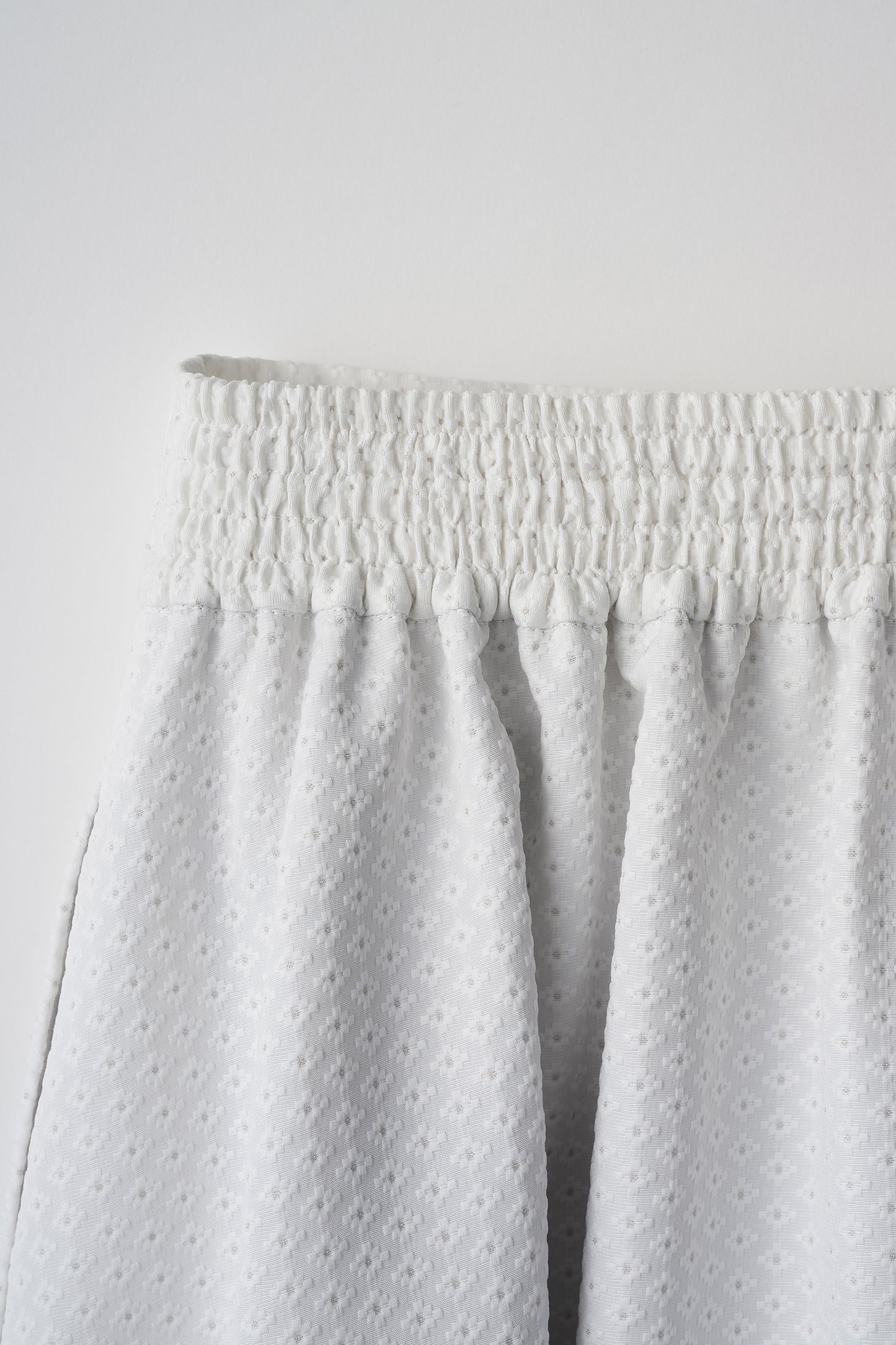 Blooming jacquard skirt (White/dot)