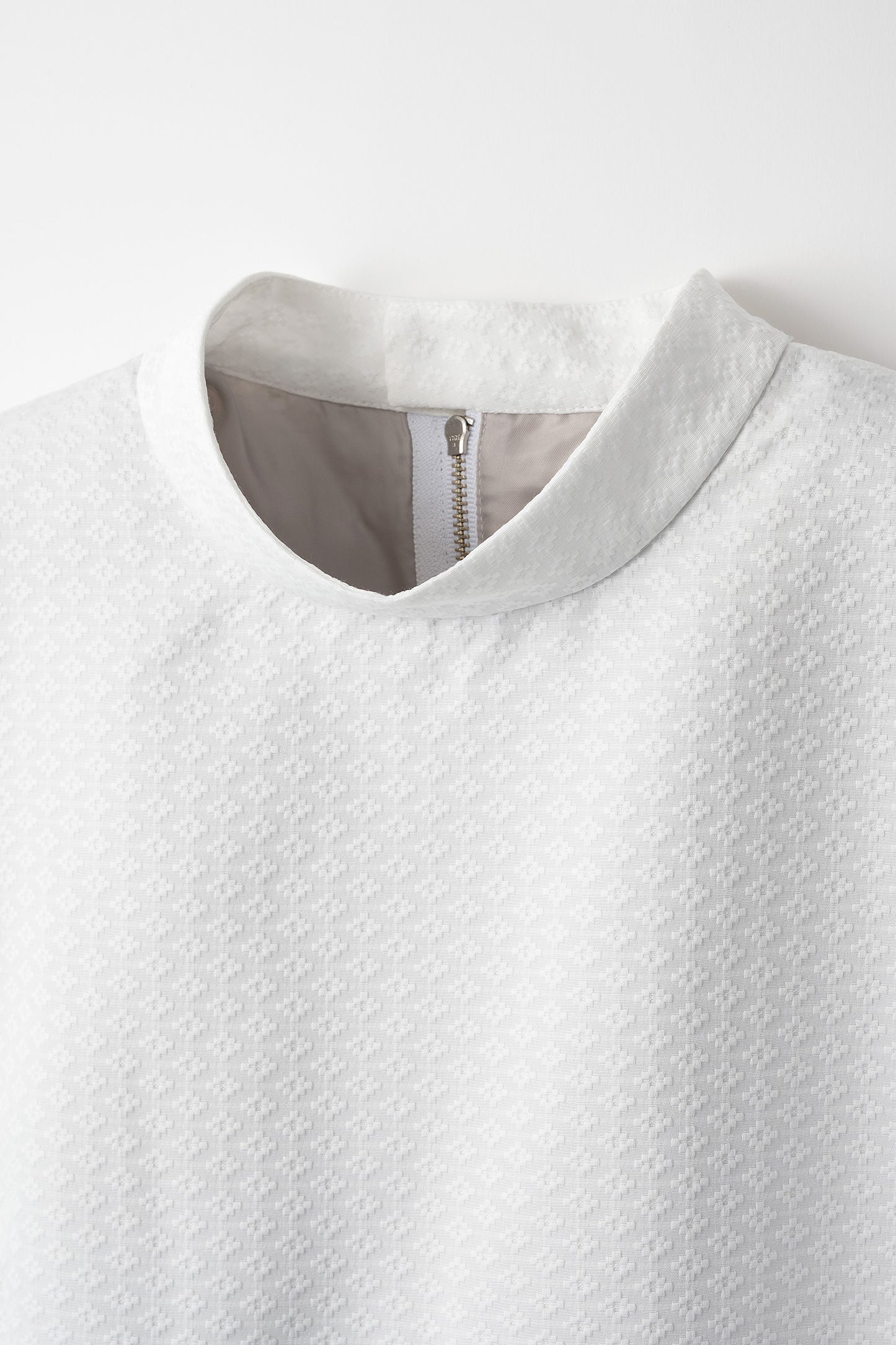Blooming jacquard tops(White)